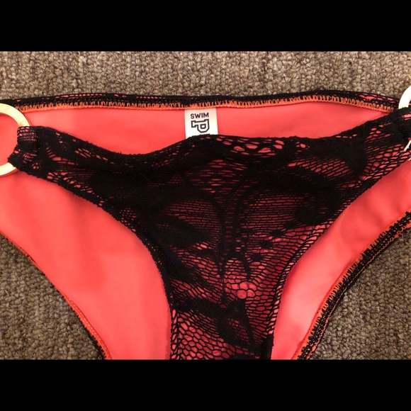 Victoria’s Secret orange top and bottoms bikini - Picture 4 of 8